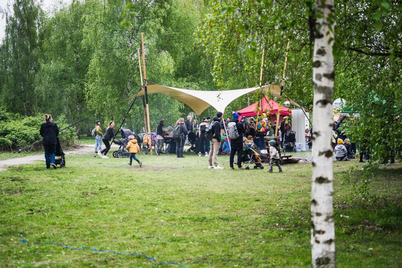 Puppentheater im Kinderzelt